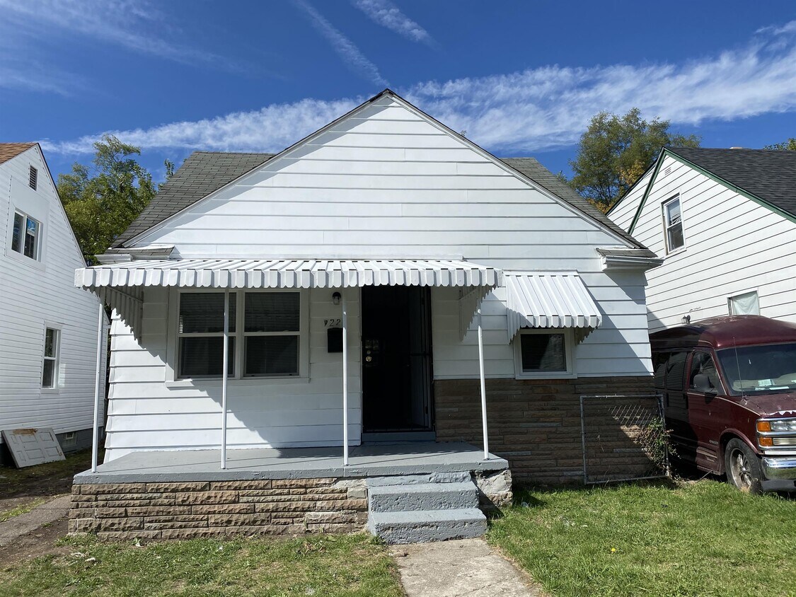 9221 Burt Rd, Detroit, MI 48228 House Rental in Detroit, MI