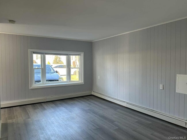 Building Photo - 344 Van Buren St