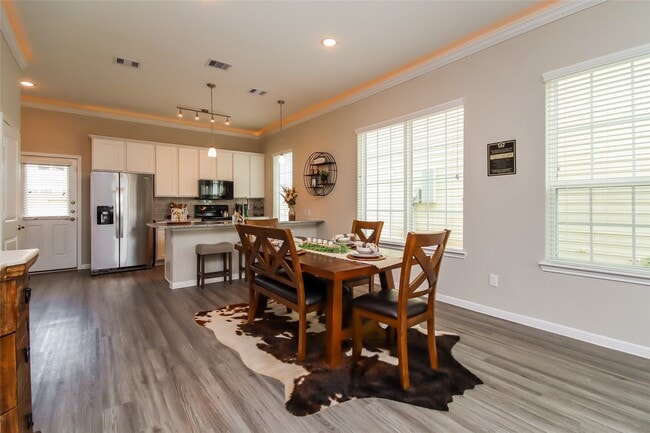 Building Photo - 811 Coral Bean Trl