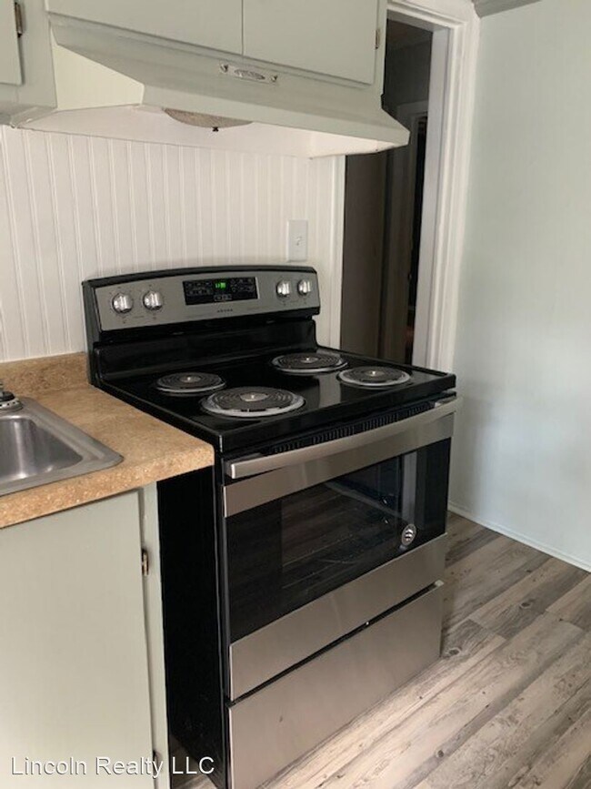 Foto del edificio - 3 br, 2 bath House - 701 W. Alden Ave
