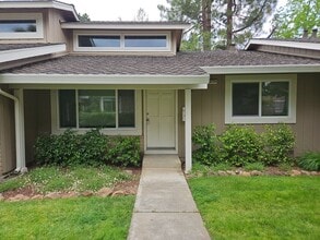 Building Photo - 22724 Majestic Oak Way