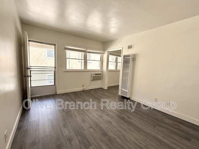 Building Photo - 22719 Del Valle St