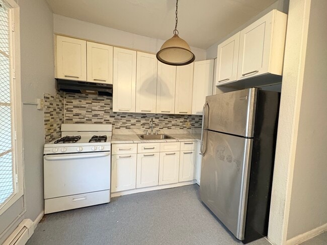 111 Baldwin Ave 4 (2R) - 110 Baldwin Ave