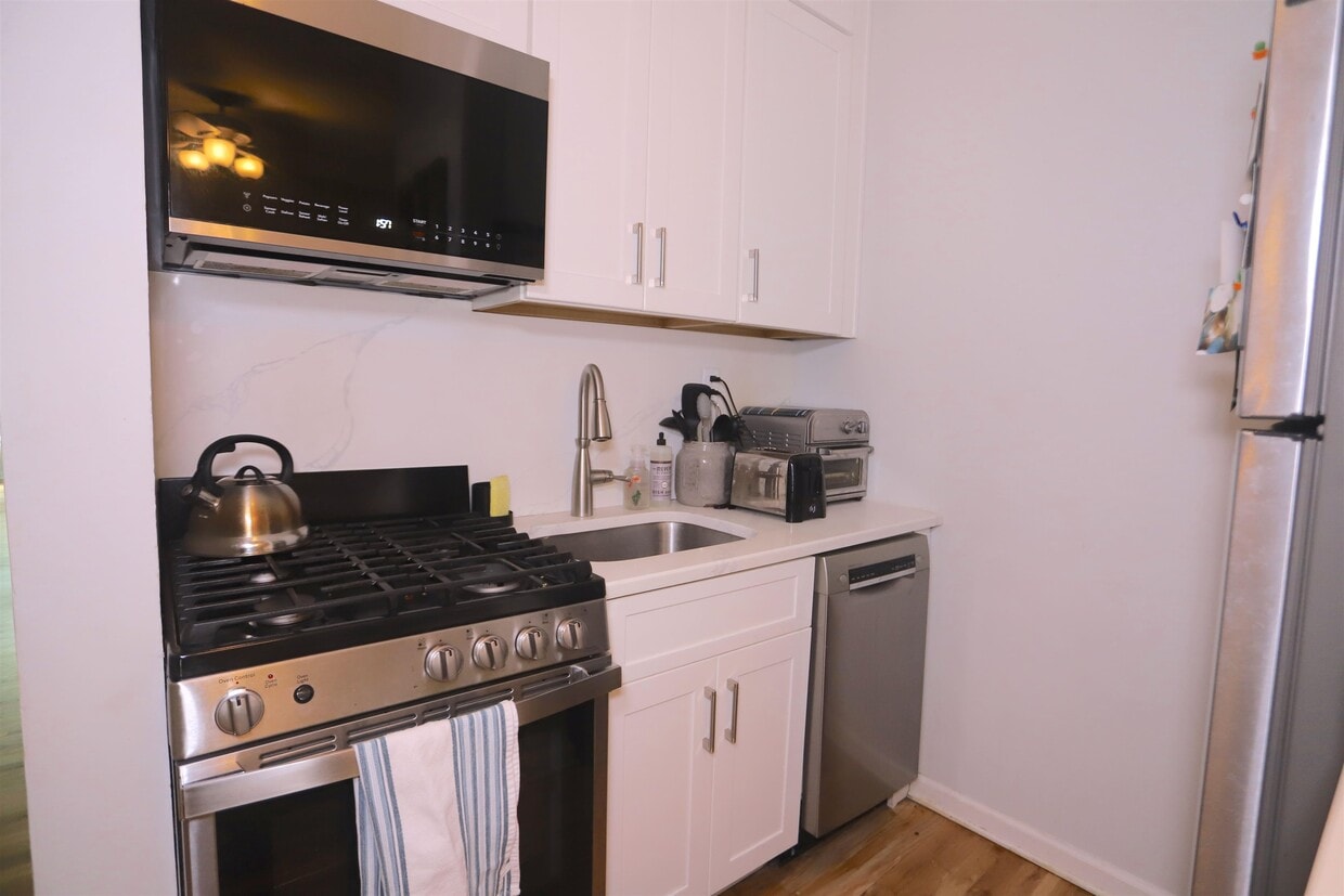 Primary Photo - 155 14th St