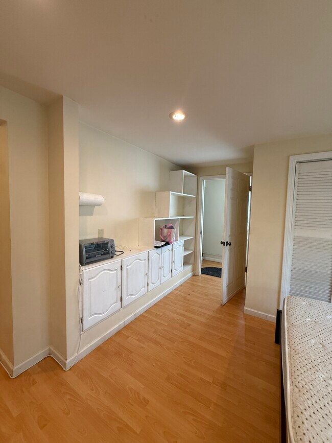 Building Photo - 2700 Ortega St