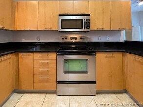 Building Photo - 2377 Vintage Dr