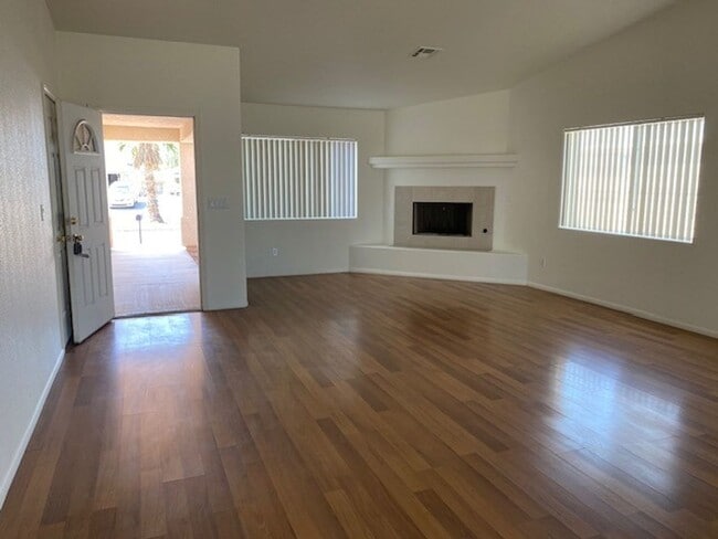 Building Photo - 3 BR 2BA House w/Fenced yard & Garage, Holiday Shores area