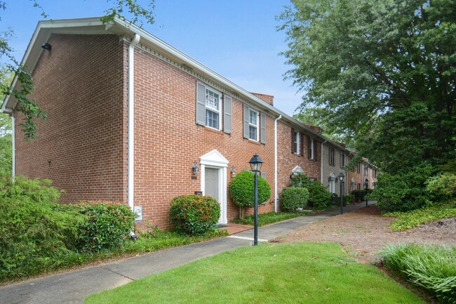 Foto del edificio - 1600 Executive Park Ln NE