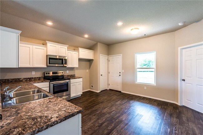 Foto del edificio - 5046 Claxton Cir