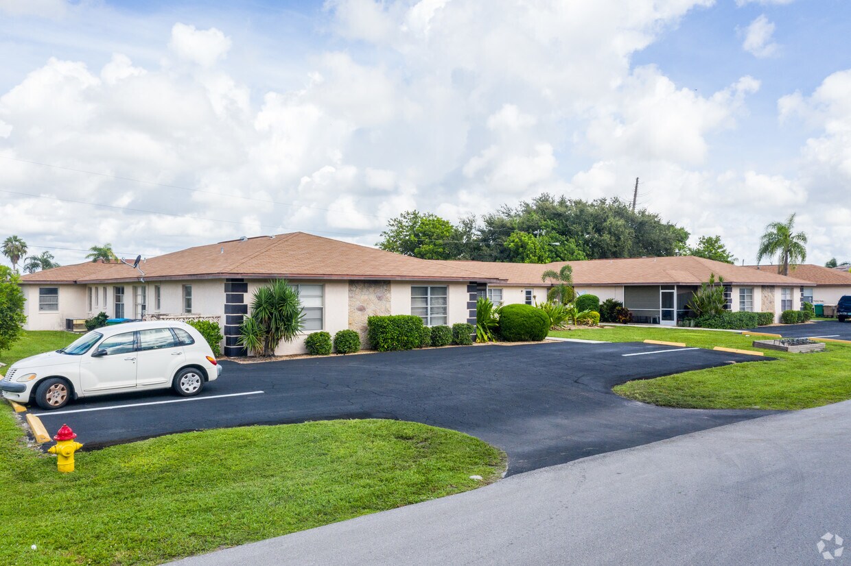 Foto principal - 4104 SE 12th Pl