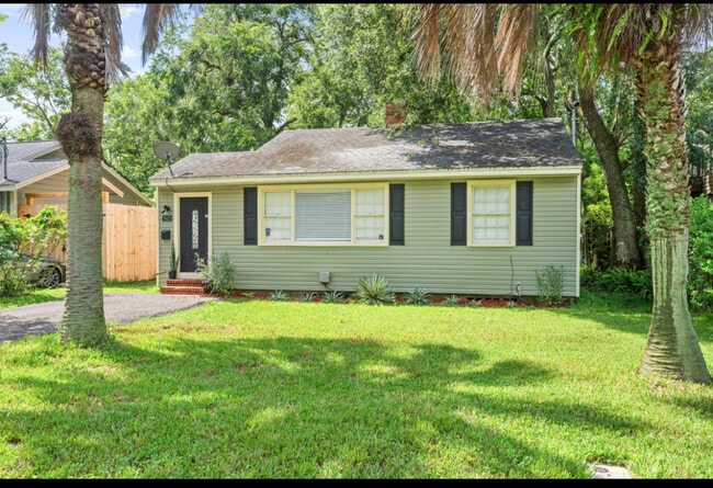 Building Photo - 3512 Plum St