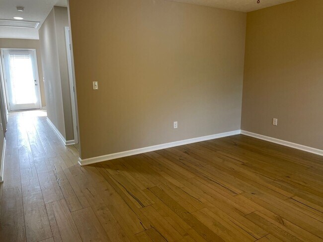 Foto del edificio - 3 br, 2 bath House - 607 Montgomery St.