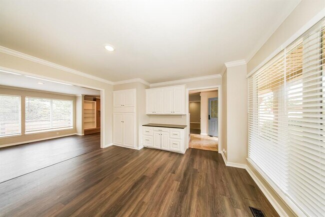 Building Photo - 3325 Robin Ridge Rd