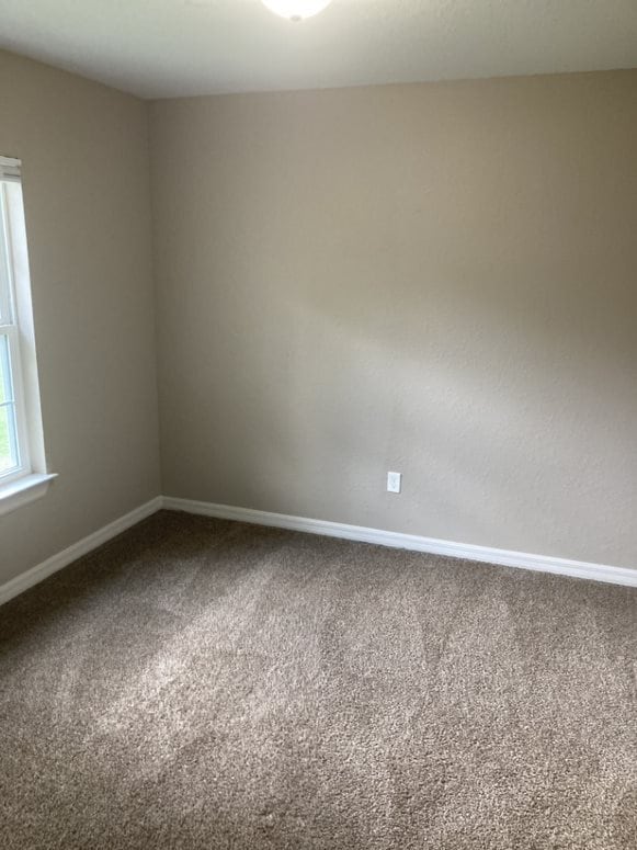 Foto del edificio - Apply for Free and Save $300 on this 3BR/2...