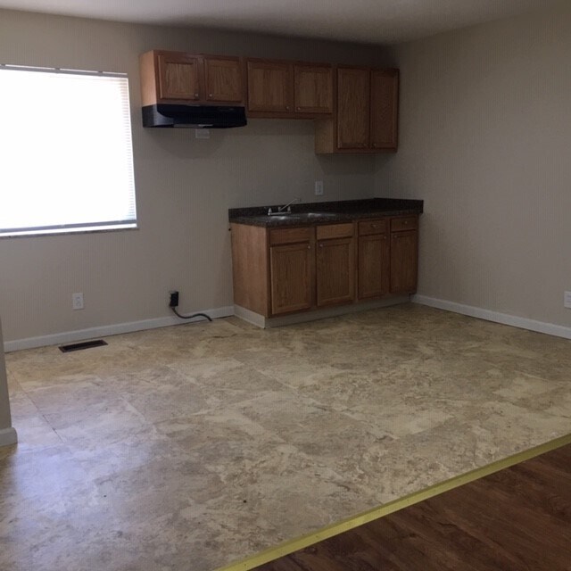 Foto del edificio - 7851 Glenorchard Dr