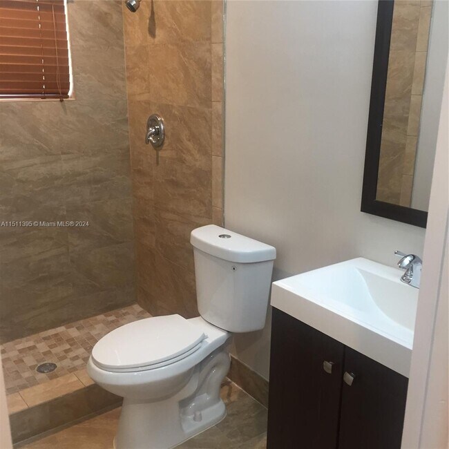 Foto del edificio - 8211 NW 39th St