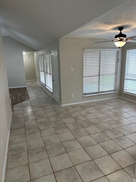 Foto del edificio - 2503 Autumn Springs Ln