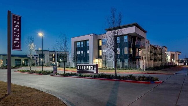 Foto del edificio - 2045 Forum Dr