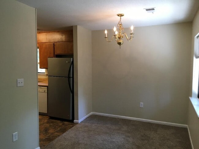 Building Photo - 917 Flythe Dr