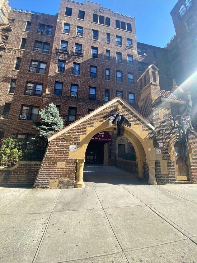 Primary Photo - 37-21-37-80 80th St