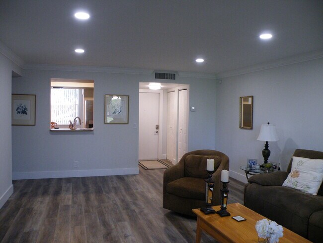 Foto del edificio - 15 Willowbrook Ln