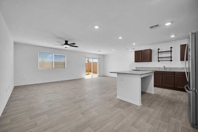 Foto del edificio - 6080 Swift Lariat St