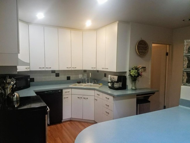 Foto del edificio - 9161 N 70th St