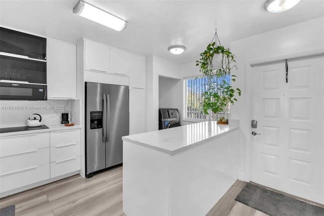 Building Photo - 9525 Weldon Cir