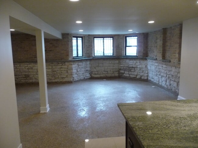 Building Photo - 1803 W Superior St