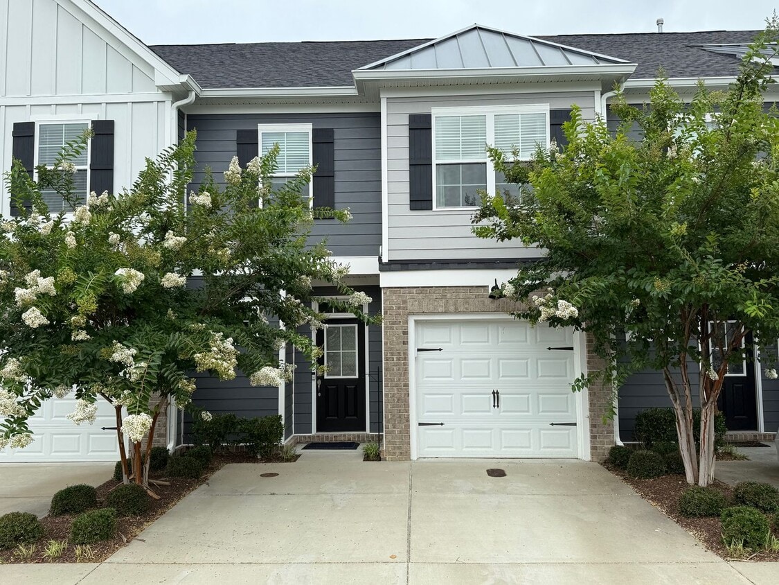 Primary Photo - Great Condo On The Riverfront Golf Course