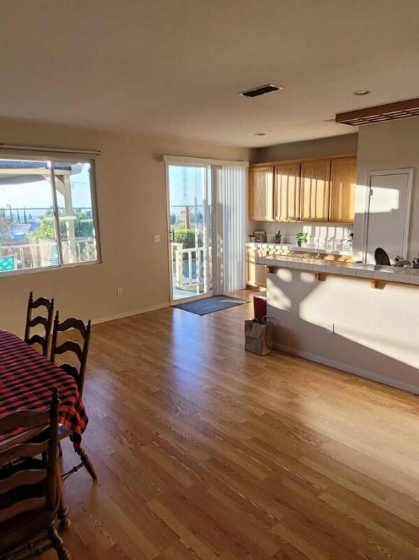 Foto del edificio - 237 Cloverbrook Cir