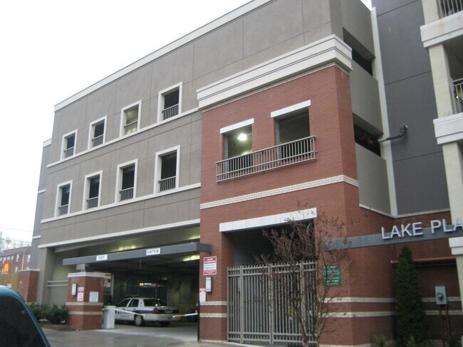 Foto del edificio - 1735 Lake Ave