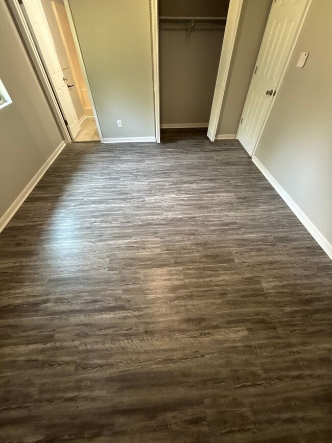 Foto del edificio - FOR RENT