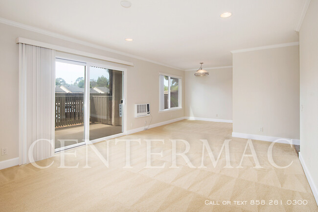 Building Photo - 8571 Villa La Jolla Dr