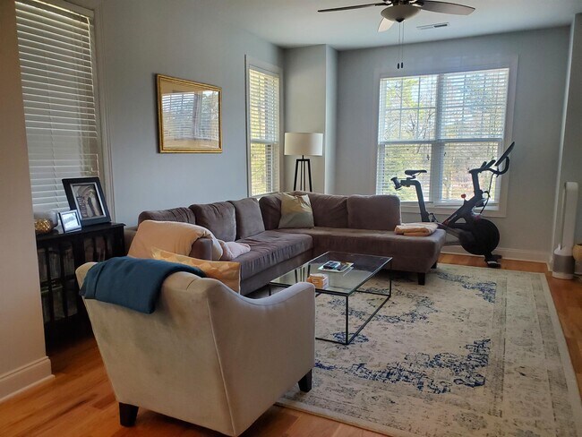 Foto del edificio - 31 Brownstone Ln