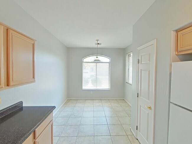 Building Photo - Modern 3 Bedroom Home in Tempe with Spacio...
