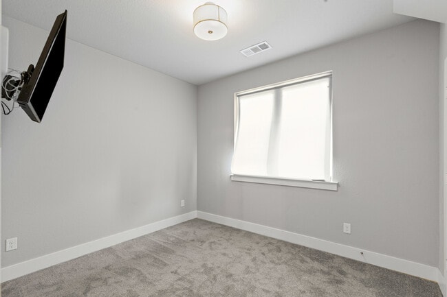 Building Photo - 2832 Wingate St