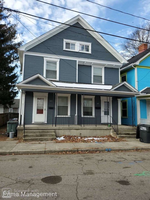 Primary Photo - 423-425 Alberta St