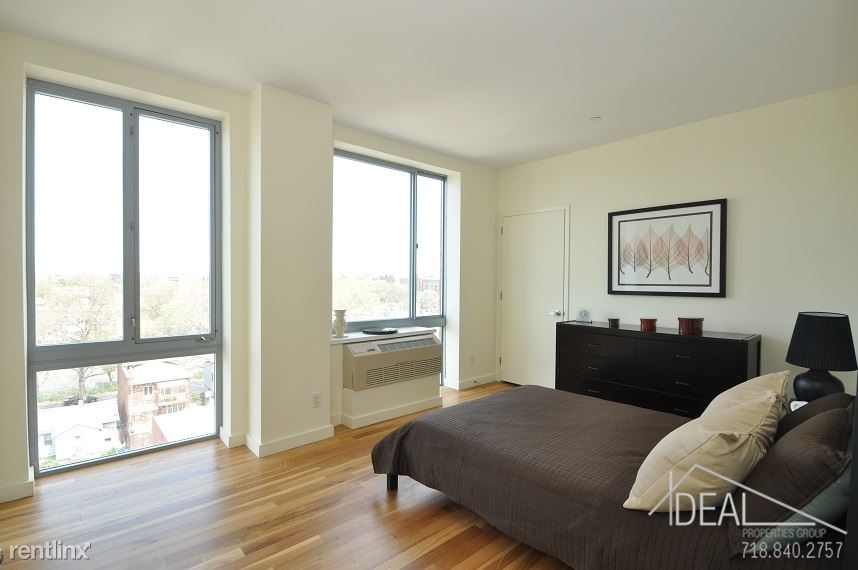 Foto del edificio - 2733 E 12th St