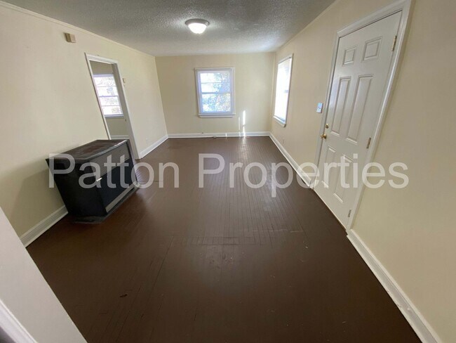 Building Photo - Claireview Terrace Home