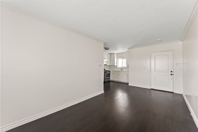 Foto del edificio - 4104 E 7th St