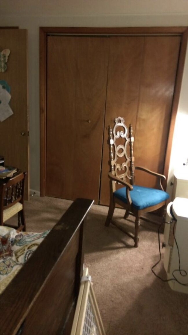 Foto del edificio - 1701 Blossom Ln