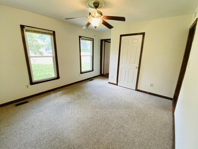 Building Photo - 10717 S Jamie Pl