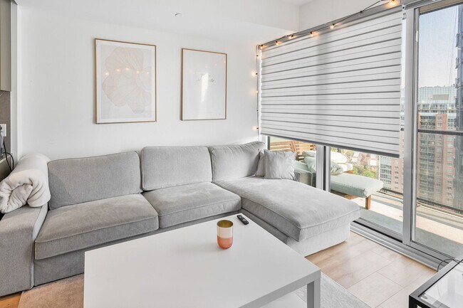 Building Photo - 135 E Liberty St