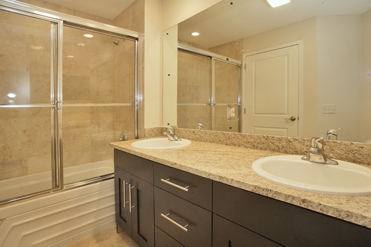 Baño - The Marquee