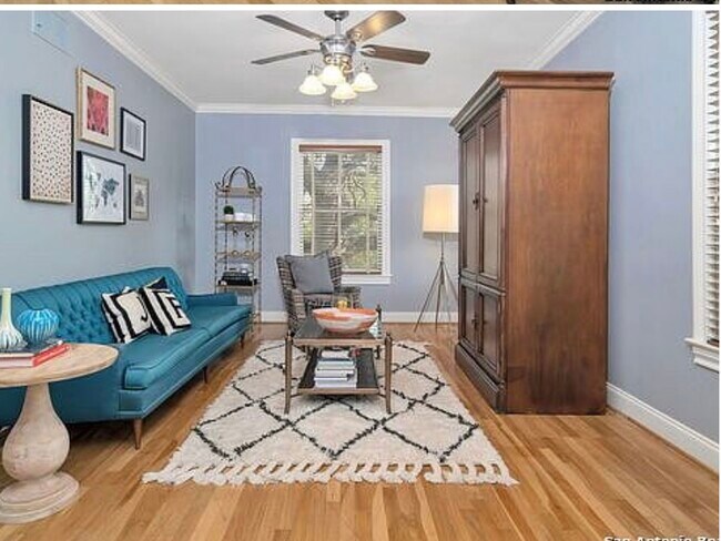 Foto del edificio - 217 E Rosewood Ave