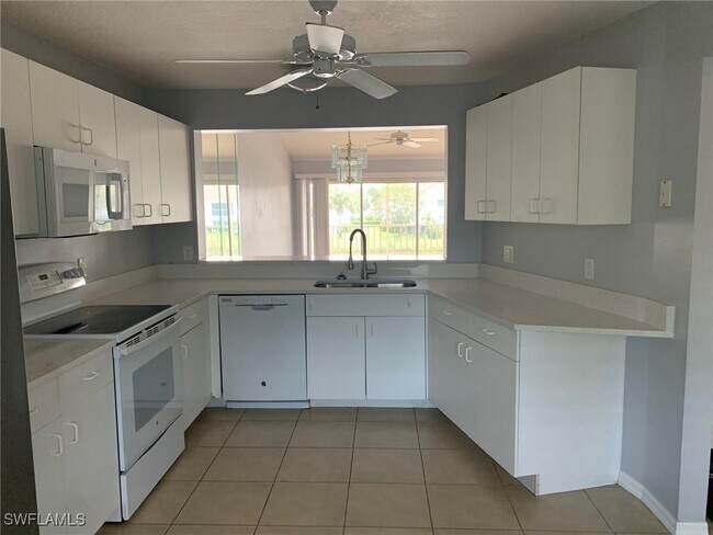 Building Photo - 420 Belina Dr