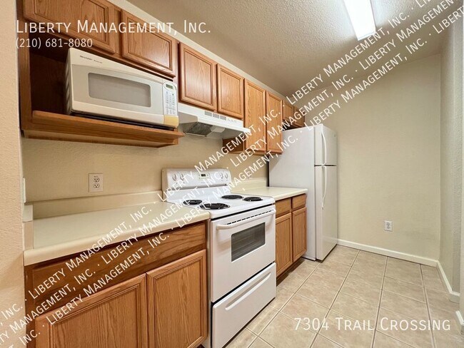 Building Photo - Cozy 2 bed 2 full bath Single Story duplex...