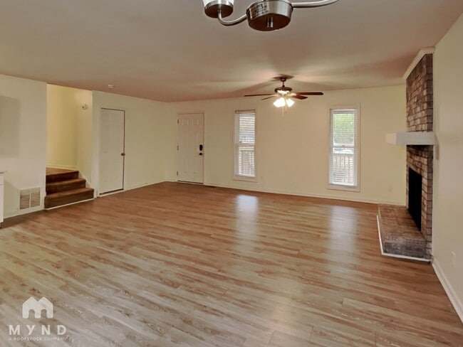 Building Photo - 456 Hardy Way