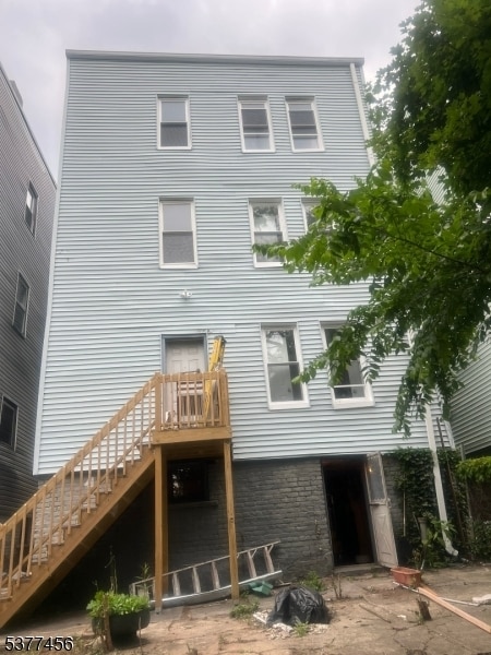 Foto del edificio - 146 Johnson Ave